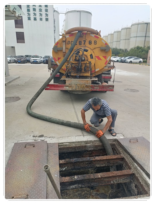 岳塘隔油池清掏