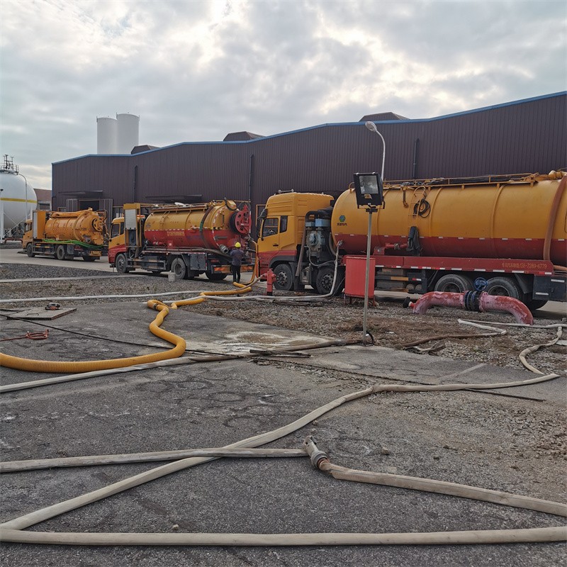 岳塘污水池清理