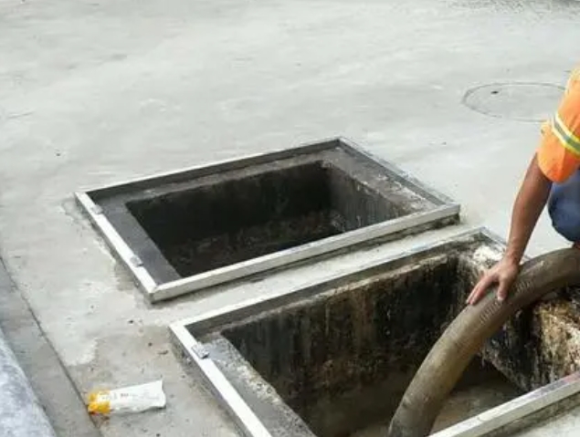 岳塘化粪池清理