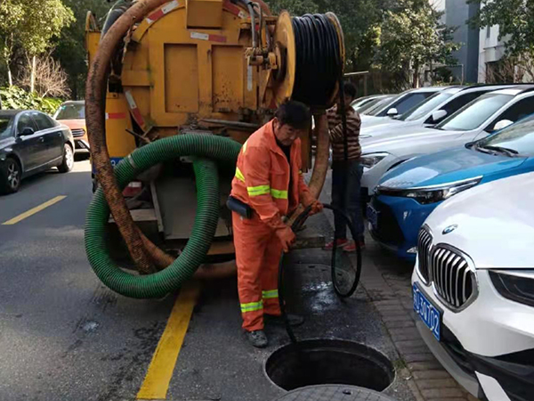 岳塘排污管道清淤